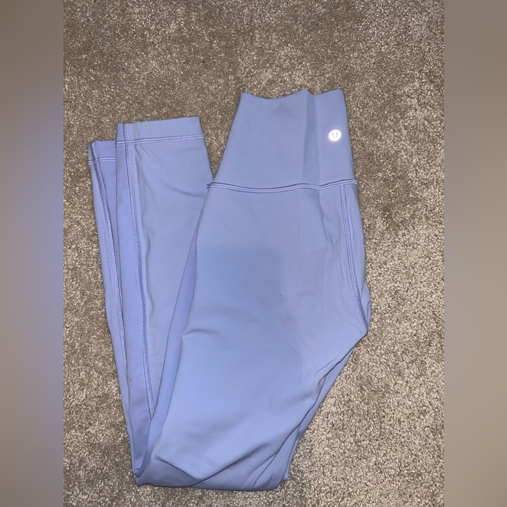 never worn perywinkle/light purple lululemon wunder leggings 25”